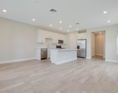 1875 Se Ocean Cove Way - Photo Thumbnail 13
