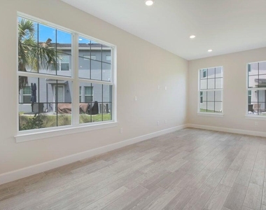1875 Se Ocean Cove Way - Photo Thumbnail 11