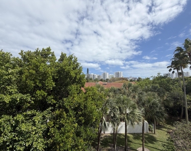 21085 Ne 34th Avenue - Photo Thumbnail 2