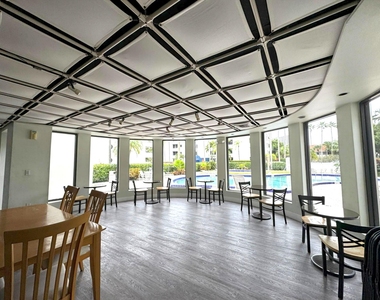 21085 Ne 34th Avenue - Photo Thumbnail 3