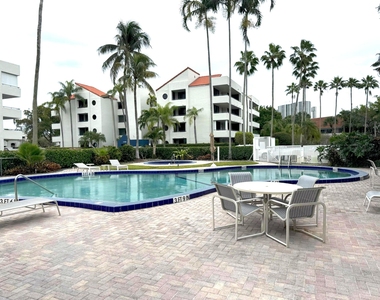 21085 Ne 34th Avenue - Photo Thumbnail 4