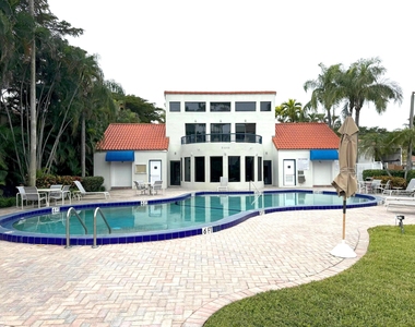 21085 Ne 34th Avenue - Photo Thumbnail 6