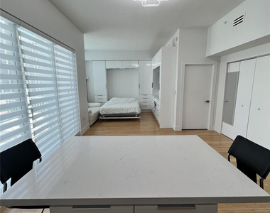 133 Ne 2nd Avenue - Photo Thumbnail 2