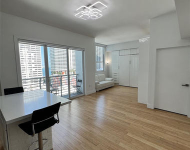133 Ne 2nd Avenue - Photo Thumbnail 5