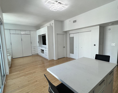 133 Ne 2nd Avenue - Photo Thumbnail 4