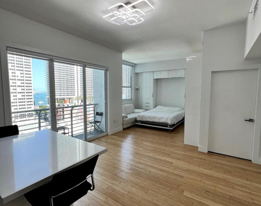 133 Ne 2nd Avenue - Photo Thumbnail 3