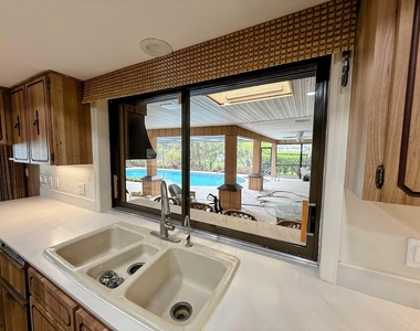 465 Se Naranja Avenue - Photo Thumbnail 24