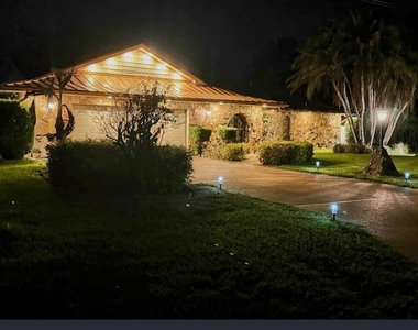 465 Se Naranja Avenue - Photo Thumbnail 2