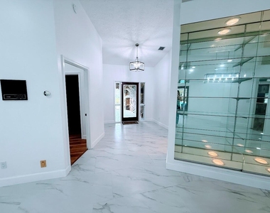 465 Se Naranja Avenue - Photo Thumbnail 15