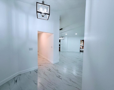 465 Se Naranja Avenue - Photo Thumbnail 13