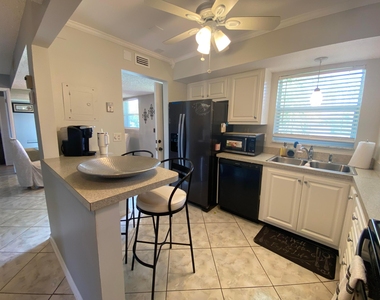 715 Lori Drive - Photo Thumbnail 15