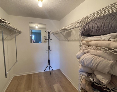 715 Lori Drive - Photo Thumbnail 23