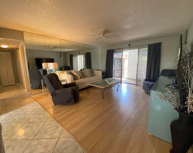 715 Lori Drive - Photo Thumbnail 7