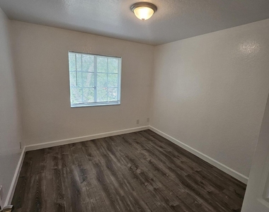 1193 Colonial Palms Way - Photo Thumbnail 5