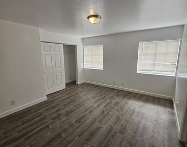 1193 Colonial Palms Way - Photo Thumbnail 6