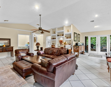 20803 Cabrillo Way - Photo Thumbnail 5