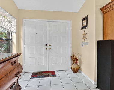 20803 Cabrillo Way - Photo Thumbnail 4