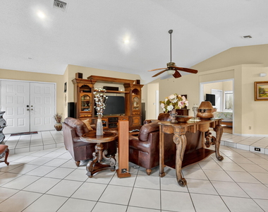 20803 Cabrillo Way - Photo Thumbnail 6