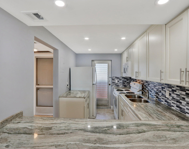 4500 N Federal Highway - Photo Thumbnail 6