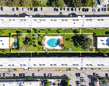 4500 N Federal Highway - Photo Thumbnail 14