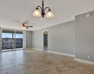4500 N Federal Highway - Photo Thumbnail 7