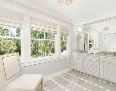 142 Seabreeze Avenue - Photo Thumbnail 10