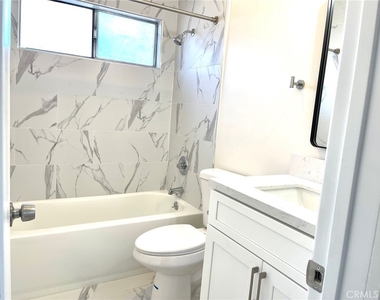 2728 Crestmoore - Photo Thumbnail 8