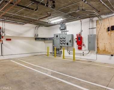 89 N Grand Oaks Ave - Photo Thumbnail 14
