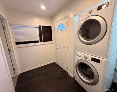 4563 Lexington Avenue - Photo Thumbnail 5