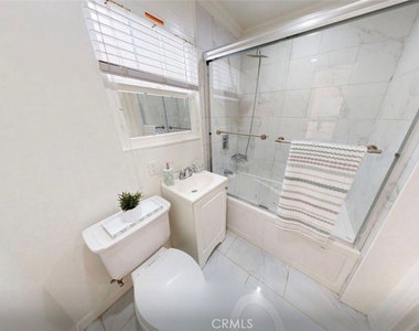 4563 Lexington Avenue - Photo Thumbnail 6