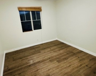 1443 Orange Grove - Photo Thumbnail 10