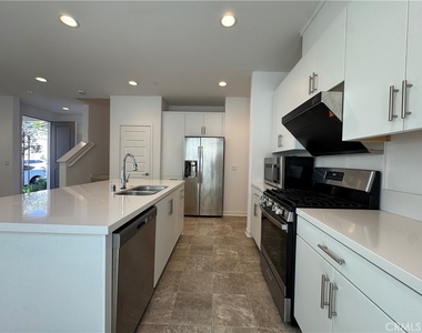 7018 Aloe Ln - Photo Thumbnail 8