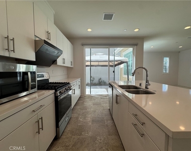 7018 Aloe Ln - Photo Thumbnail 9