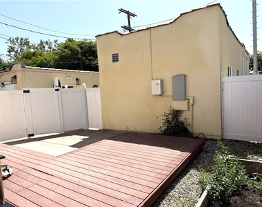 10832 Westminster - Photo Thumbnail 16