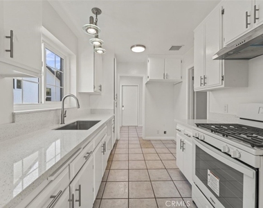 14722 Strathern - Photo Thumbnail 4