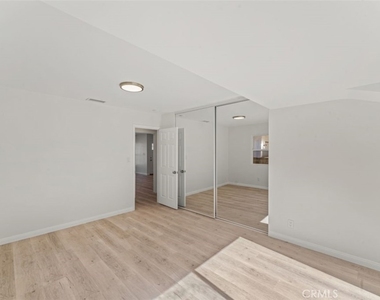 14722 Strathern - Photo Thumbnail 27