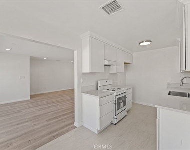 14722 Strathern - Photo Thumbnail 21
