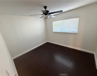 2530 Carmona - Photo Thumbnail 16