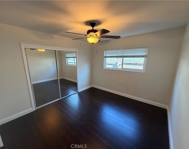 2530 Carmona - Photo Thumbnail 5