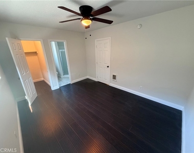 2530 Carmona - Photo Thumbnail 11