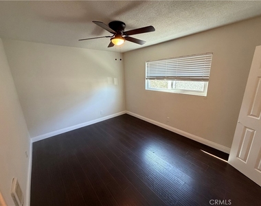 2530 Carmona - Photo Thumbnail 13