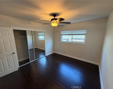 2530 Carmona - Photo Thumbnail 4