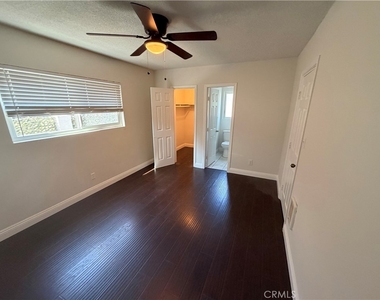 2530 Carmona - Photo Thumbnail 12