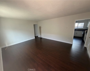 2530 Carmona - Photo Thumbnail 17
