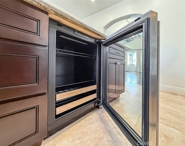 5960 Balcom - Photo Thumbnail 17