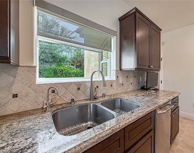 5960 Balcom - Photo Thumbnail 14