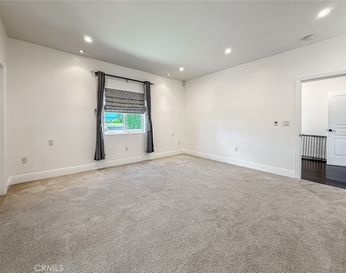 5960 Balcom - Photo Thumbnail 44