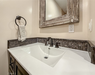 5960 Balcom - Photo Thumbnail 21