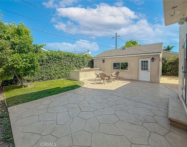 5960 Balcom - Photo Thumbnail 57
