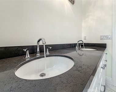 5960 Balcom - Photo Thumbnail 47
